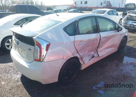 2015 Toyota Prius Two z USA, uszkodzony, nr VIN JTDKN3DUXF1937871